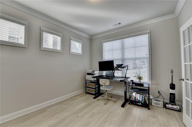 Building Photo - 1561 Branthaven Ln