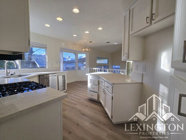 Building Photo - Beautifully Updated, 4BD/3BA, Home in Rocklin – Excellent Location!