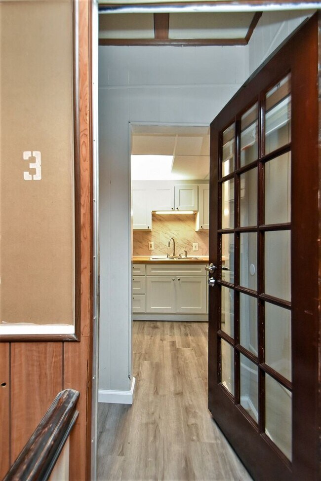 Building Photo - 1901 W Broad St