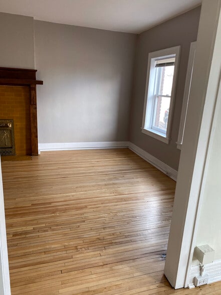 Building Photo - 117-129 N 2nd Ave E