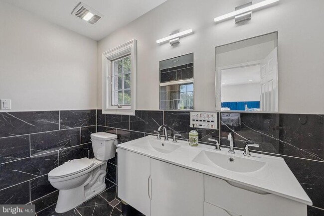 Building Photo - 606 Brockman Ct