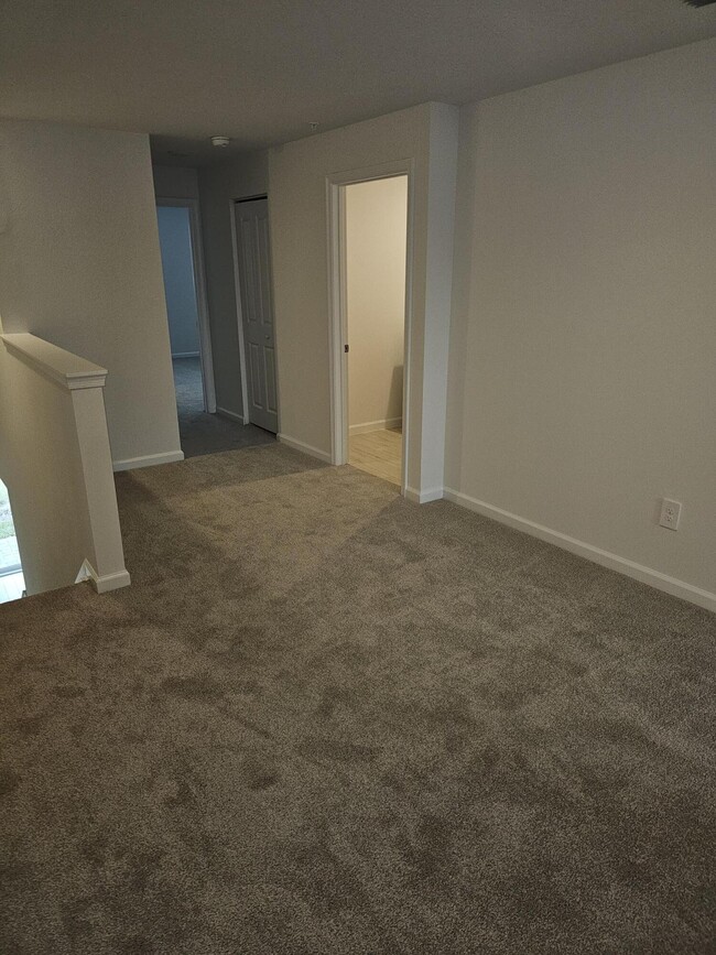 Building Photo - 621 Salisbury Cir