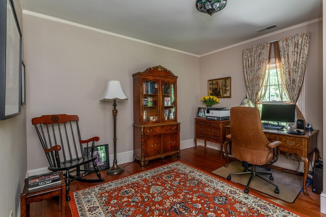 Building Photo - 267 Main St