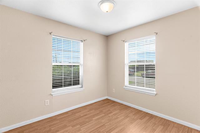 Building Photo - 1702 Manor Garden Mnr