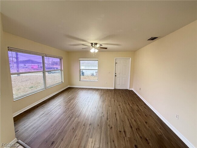 Building Photo - 2217 Leda Ave S