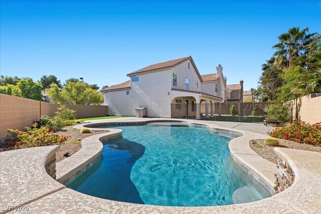 Building Photo - 9300 Valencia Canyon Dr