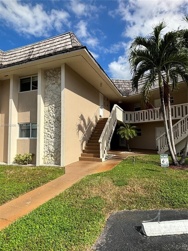 Building Photo - 7470 Miami Lakes Dr