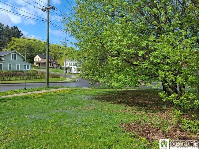 Building Photo - 11 Prather Ave