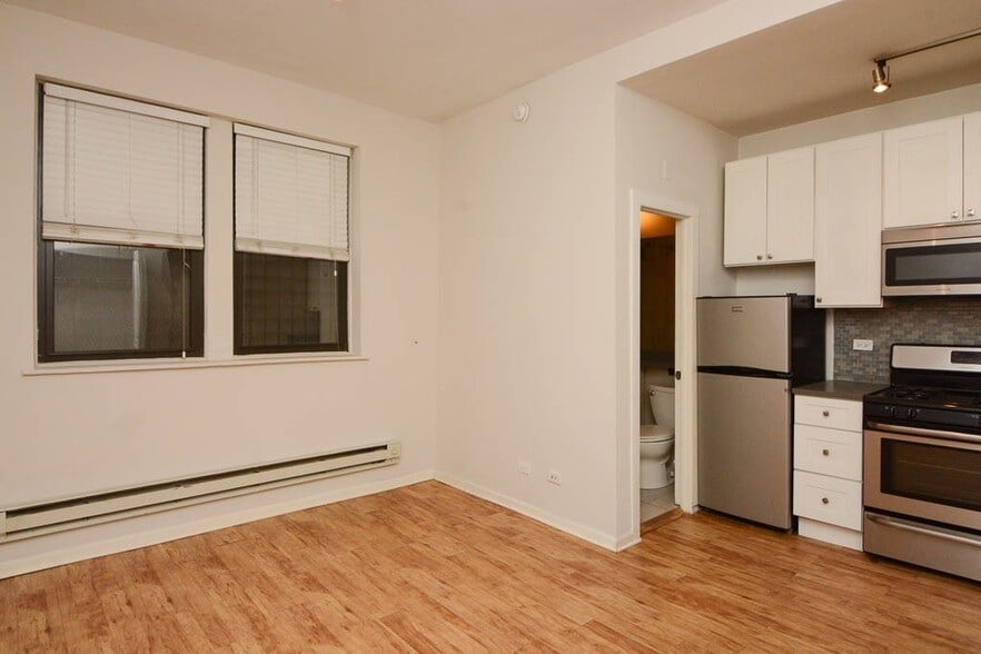Building Photo - 2852 W Palmer St