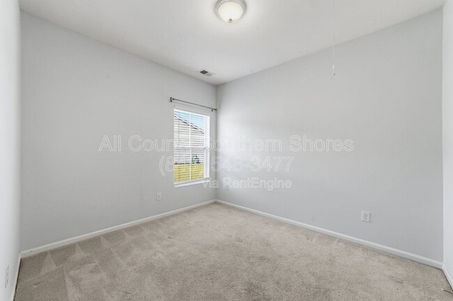 Building Photo - 877 Devon Estate Ave