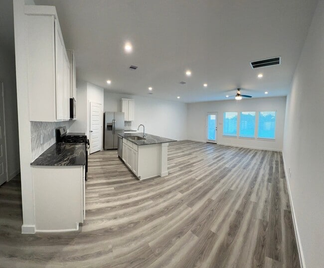 Building Photo - 10310 Penryn Frst Trl