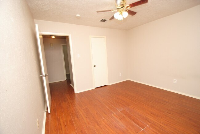 Building Photo - 614 Dalewood Dr