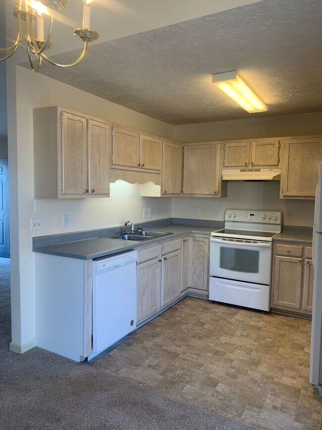 Building Photo - Oban Court 2 Bedroom 2 Bath House