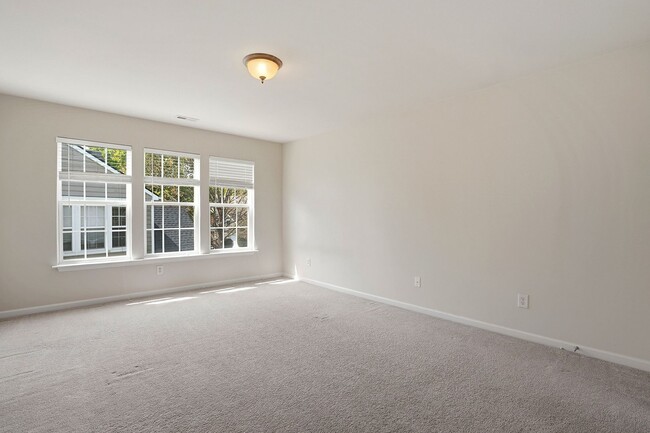 Building Photo - WAKEFIELD HOME WITH 4 BEDROOMS- GREAT HOME!