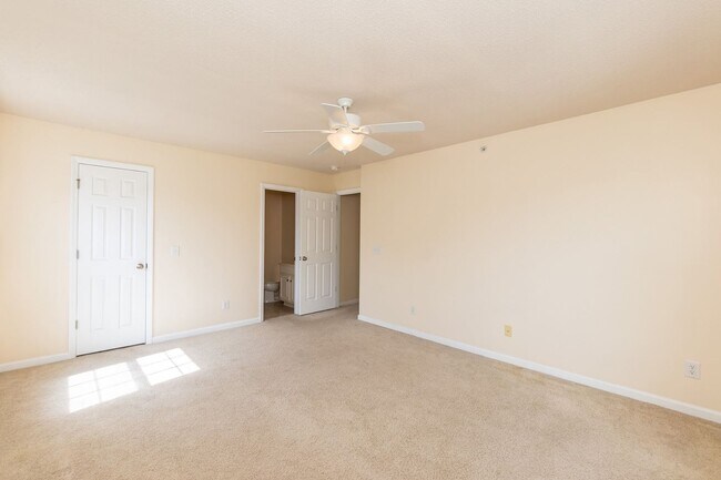 Building Photo - TWO BEDROOM HOME!