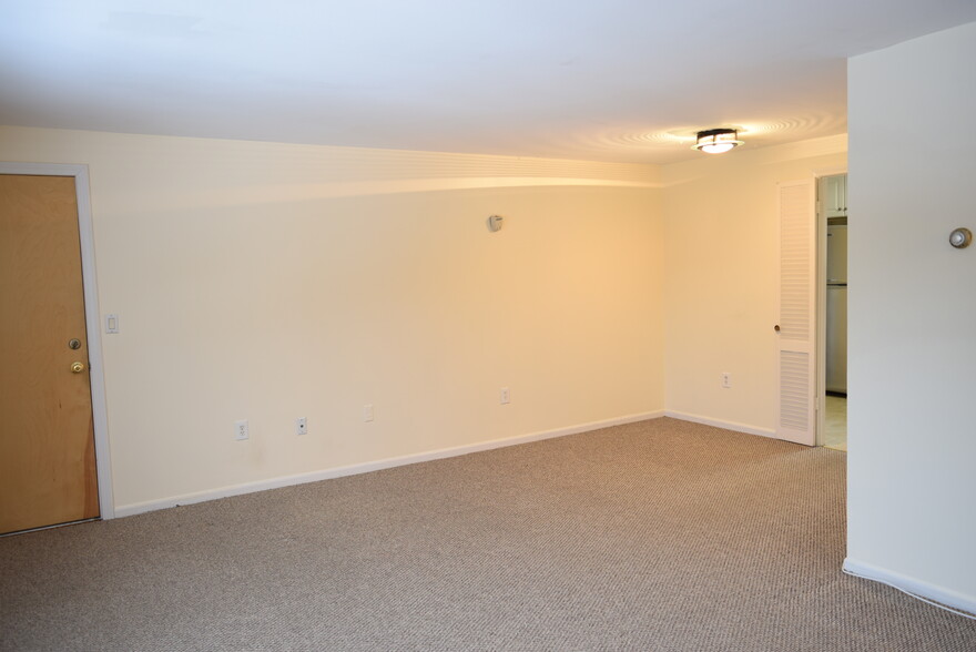 Living Room - 49 Grandview Dr