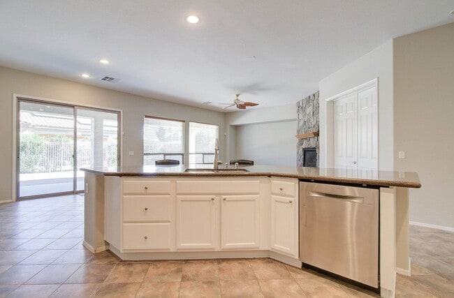 Building Photo - 4120 E Donato Dr