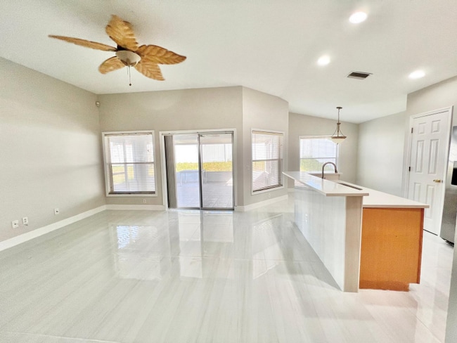 Building Photo - 7547 Terrace River Dr