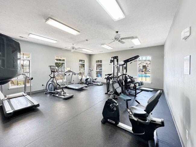 Building Photo - Luxe 1-Bedroom Haven: Serene Lakeside Livi...