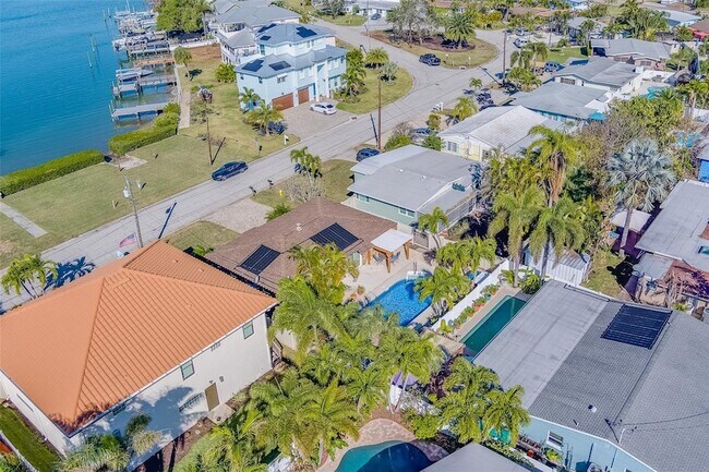 Building Photo - 717 Sunset Cove