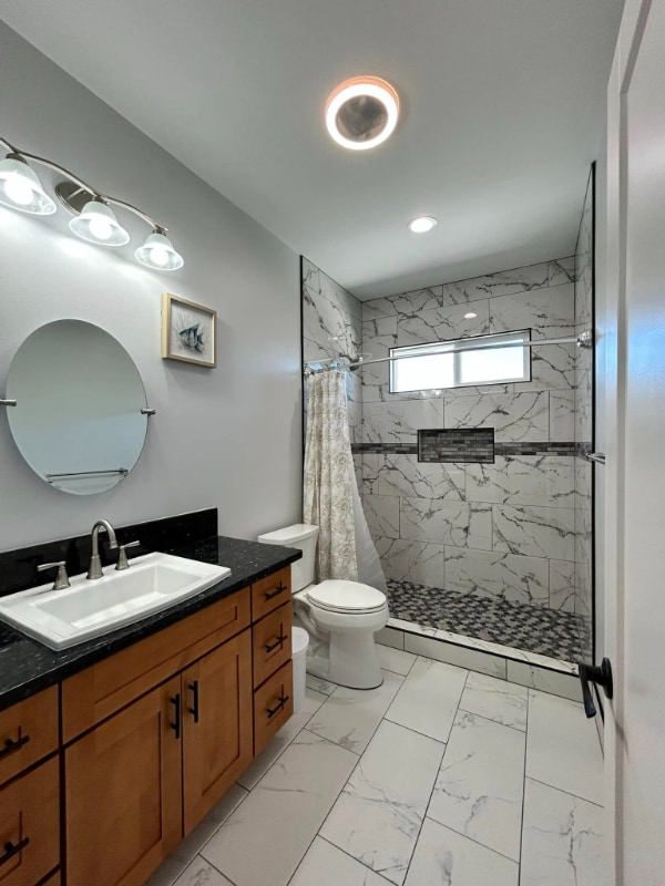 Building Photo - 15-1606-1606 2nd Ave