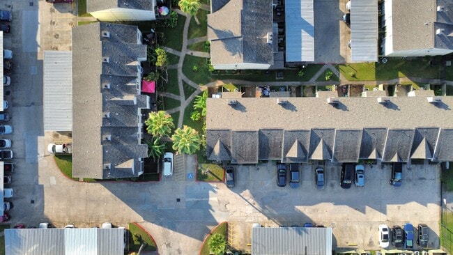 Building Photo - 12667 Windsor Village Dr