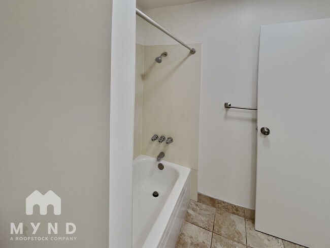 Building Photo - 240 Athol Ave