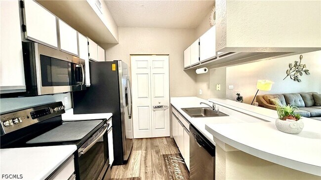 Building Photo - 6481 Aragon Way