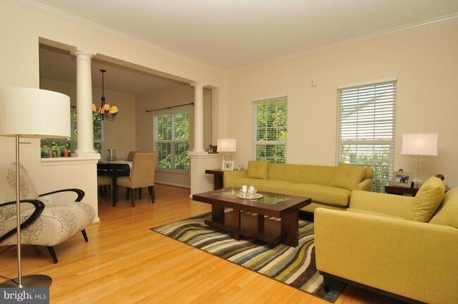 Building Photo - 43156 Malloch Pl