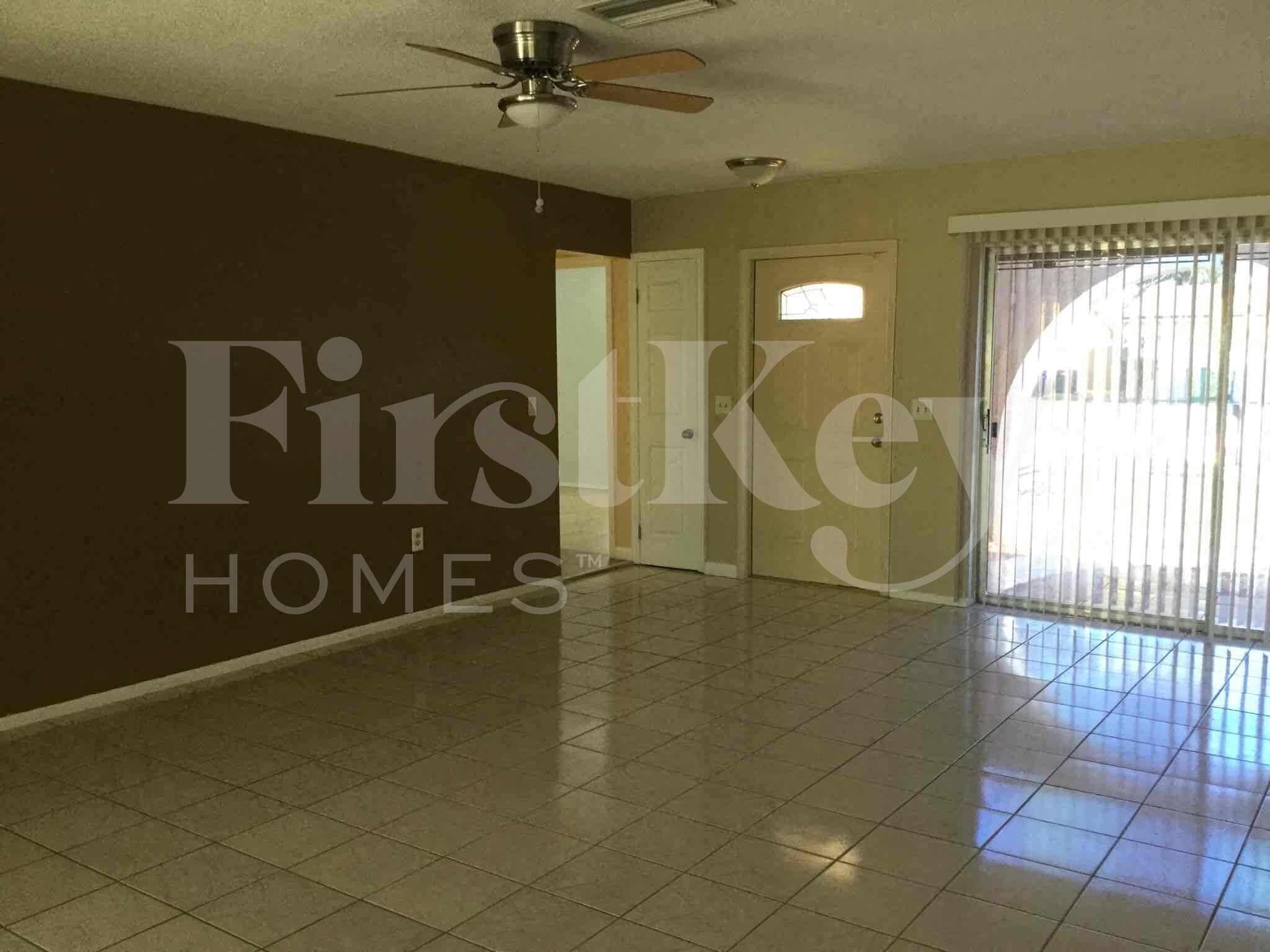 Building Photo - 8801 N Bermuda Dr
