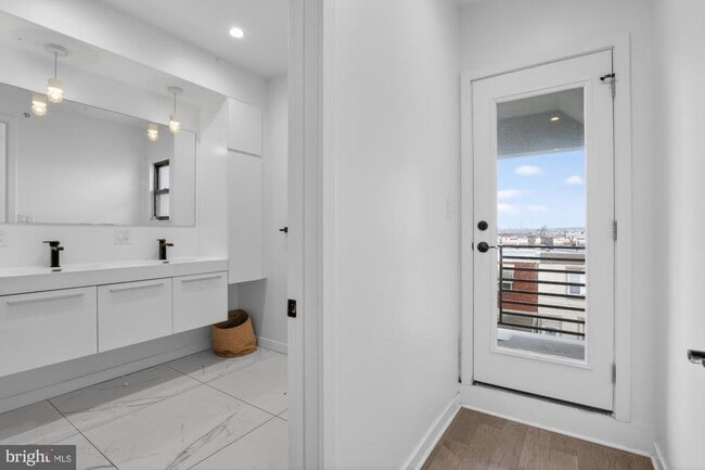 Building Photo - 3336 Salmon St