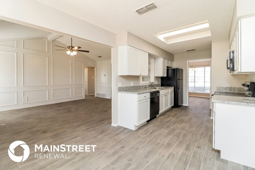 Building Photo - 4104 Firethorn Dr