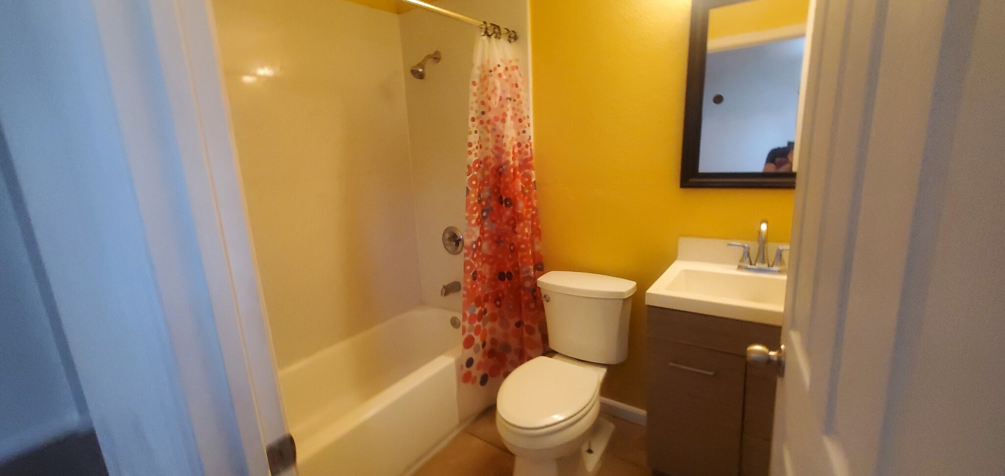 Building Photo - 629 Lee Dr