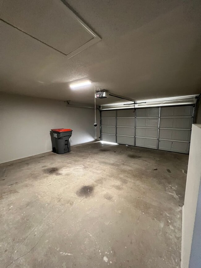 Building Photo - 161 Ridgecrest Dr