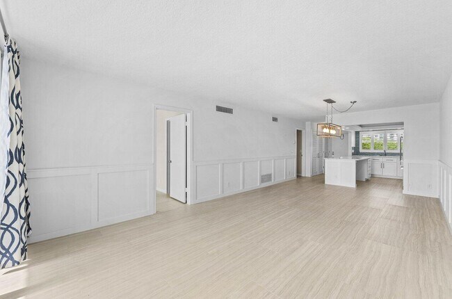 Building Photo - 2004 S Federal Hwy