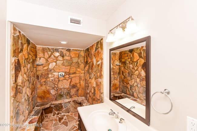 Building Photo - 7405 Calmoso Ave