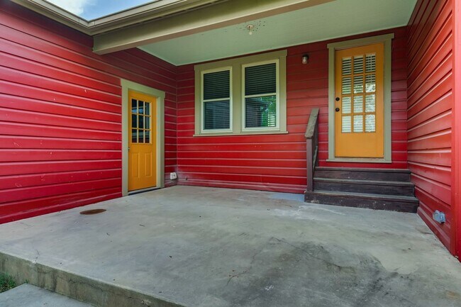 Building Photo - Minutes From Woodlawn Lake - 4 miles from ...