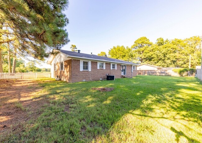 Building Photo - 115 Ketchum Ln