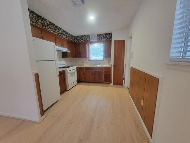 Building Photo - 5804 Nassau Dr