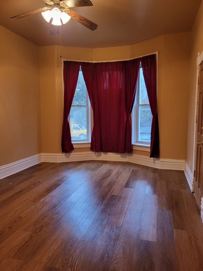 Building Photo - 7624 S Normal Ave