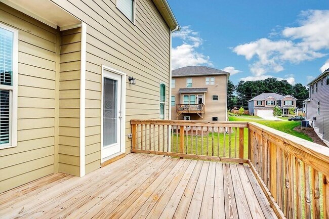 Building Photo - 1852 Auburn Rd