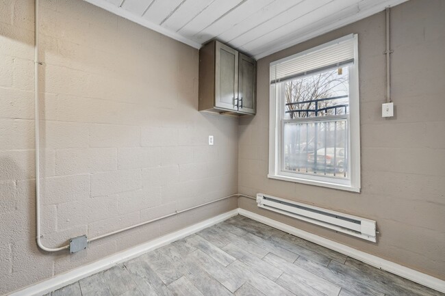 Building Photo - HP1514