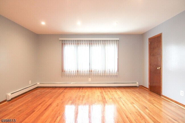 Building Photo - 43 Bleecker St