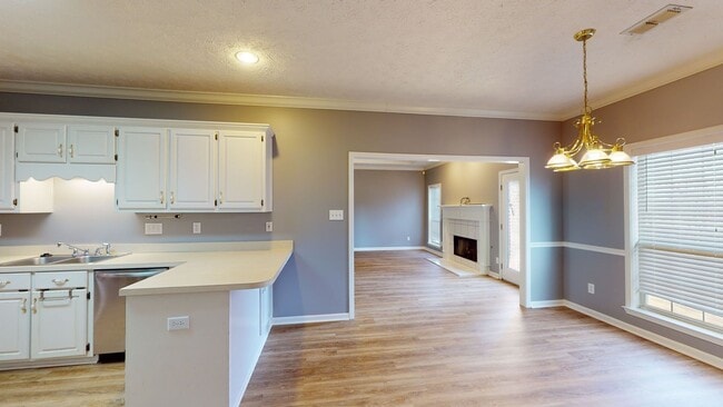 Building Photo - Wonderful 4 bedroom, 3 bath home in Grand Oaks Millbrook