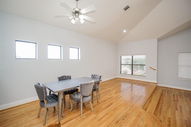 Building Photo - 9802 Sandra Ann Ct