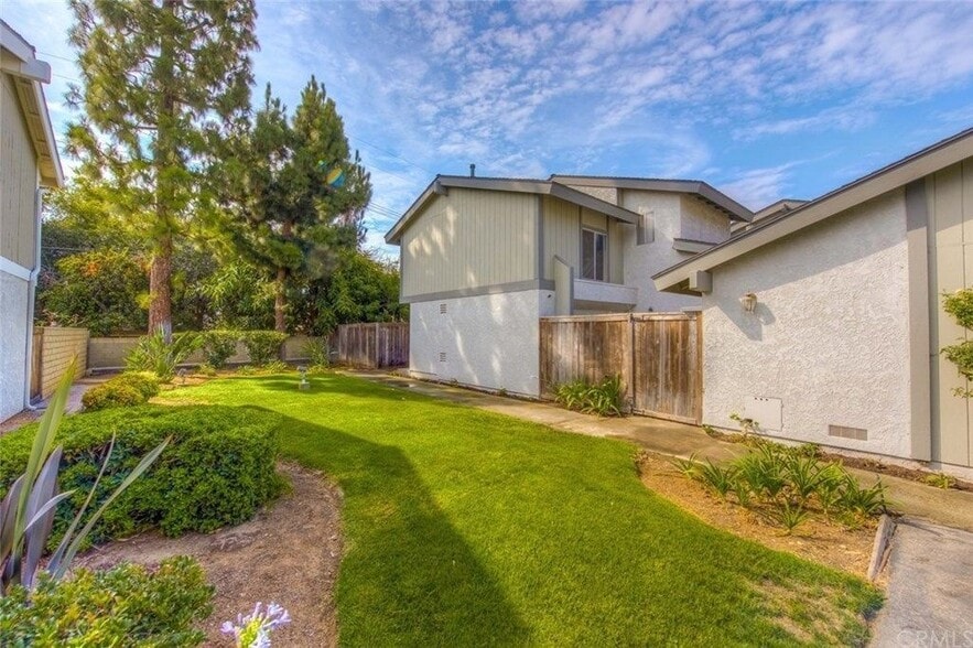 Building Photo - 1104 Tustin Pines Way