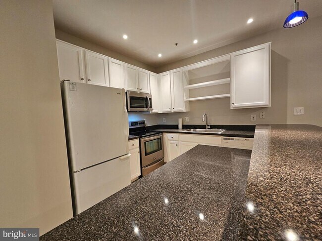 Building Photo - 6491 Cheyenne Dr