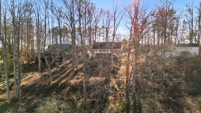 Building Photo - Spacious 4-Bed, 4-Bath Rental Home with Lake Views in Belle Terre Acres! ($2,225/mo rent***)