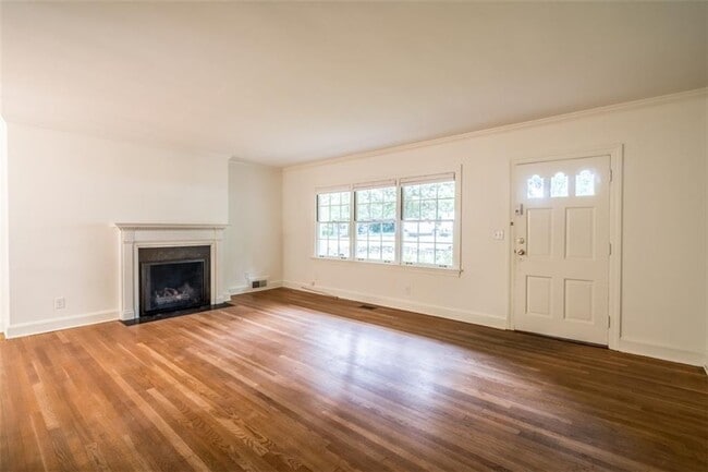 Building Photo - 432 Collier Rd NW