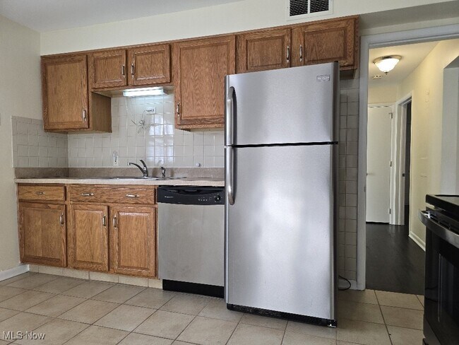 Building Photo - 2314 Westmoor Rd